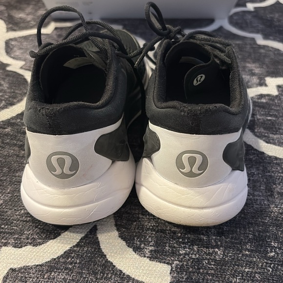 Lululemon W Blissfeel Run Sneakers - Picture 7 of 10